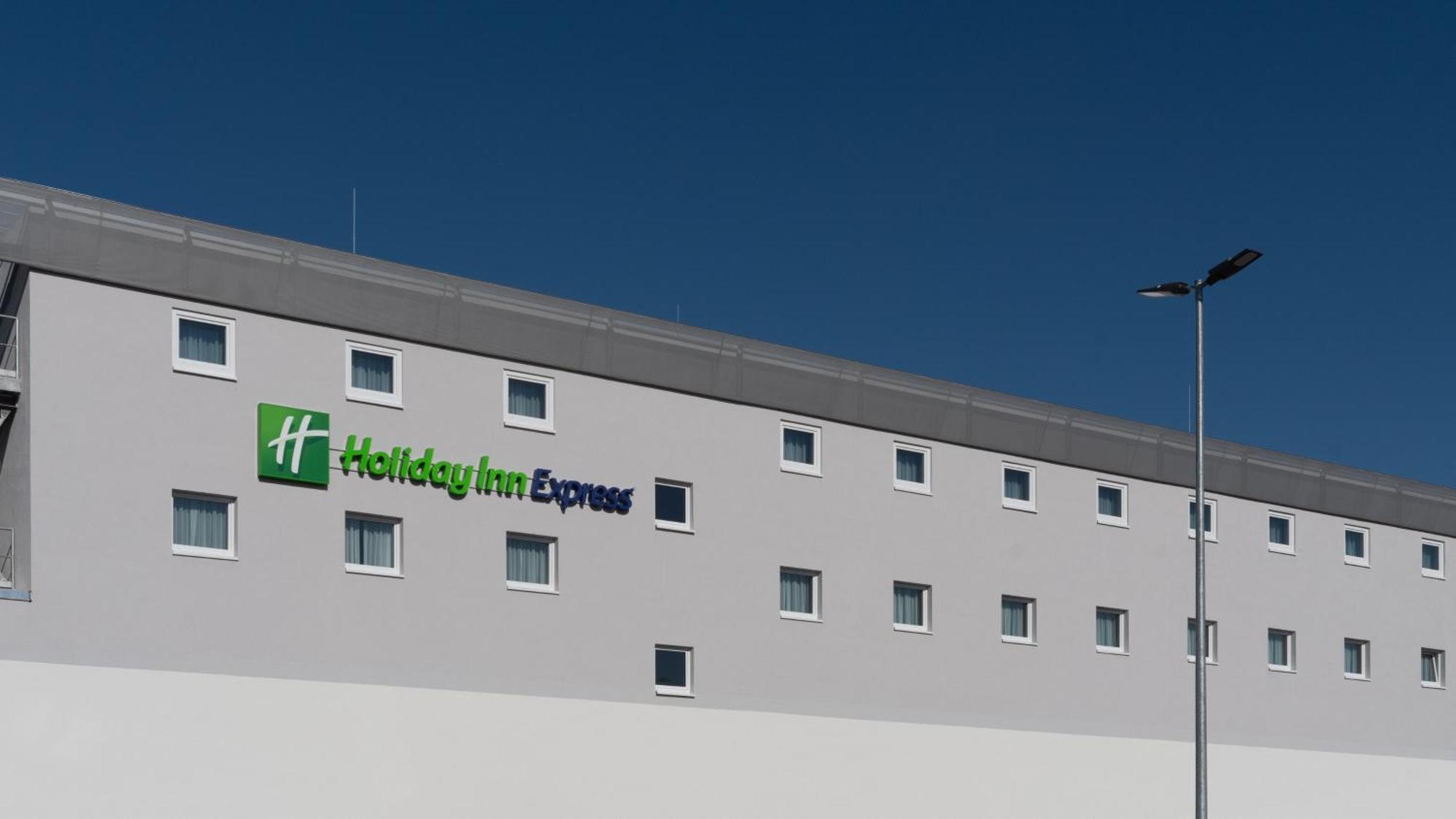 Holiday Inn Express - Hamburg South A7-As42, An Ihg Hotel Egestorf Exterior foto
